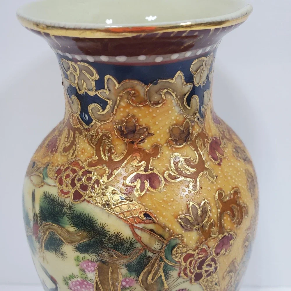 Vintage Japanese Satsuma Moriage Vase 7.5